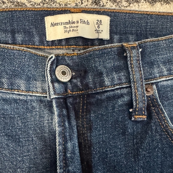 Abercrombie - Skinny High Rise Jean - Picture 3 of 4